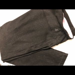 2for1. cropped workout pants.